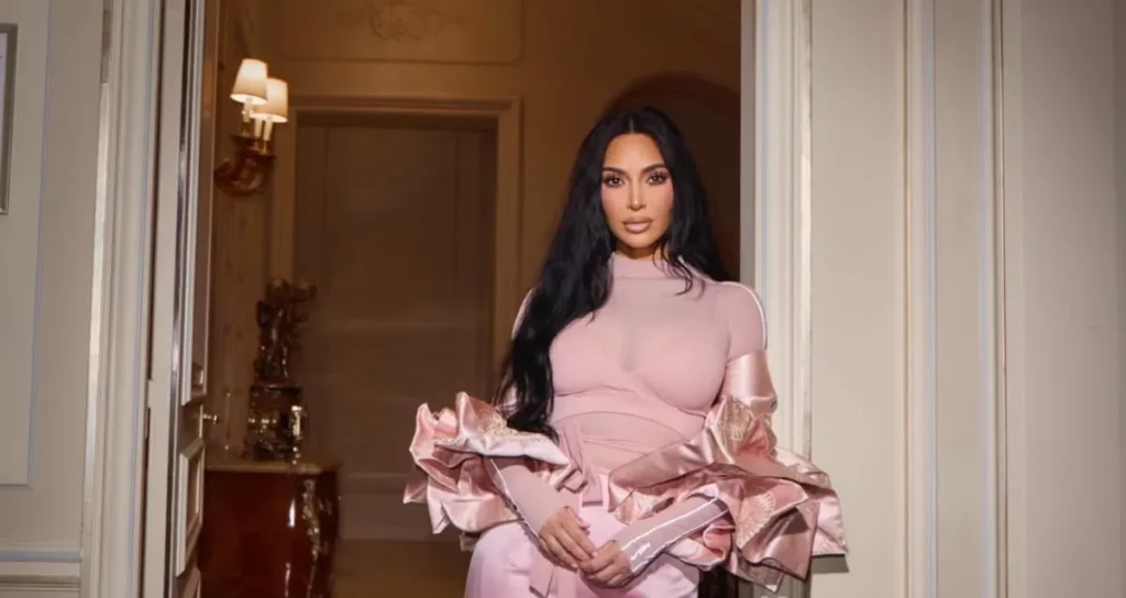 Kim Kardashian – Bio, Net Worth, Age, Family