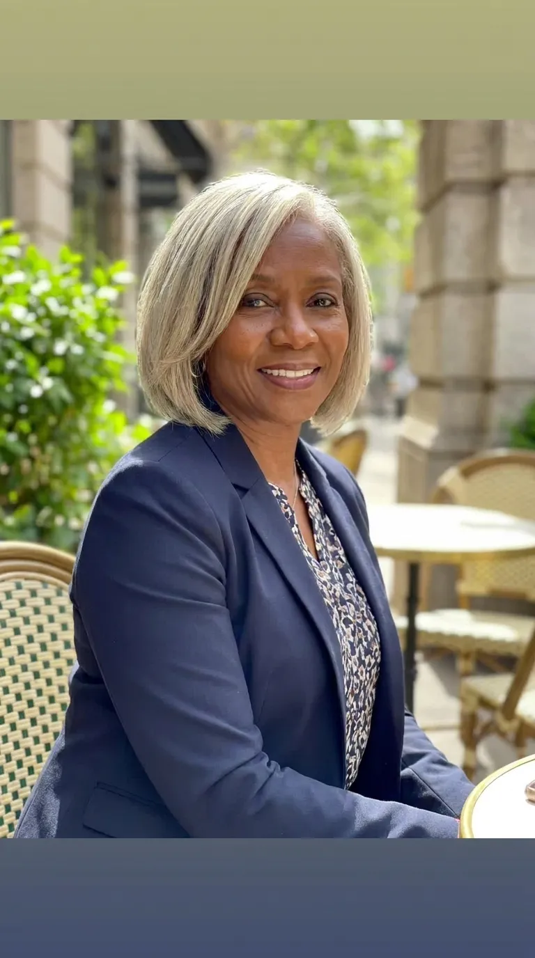 Bob Hairstyles for Older Black Women: 17 Stylish, Modern Cuts to Wear With Confidence 8 Bob Hairstyles for Older Black Women: 17 Stylish, Modern Cuts to Wear With Confidence