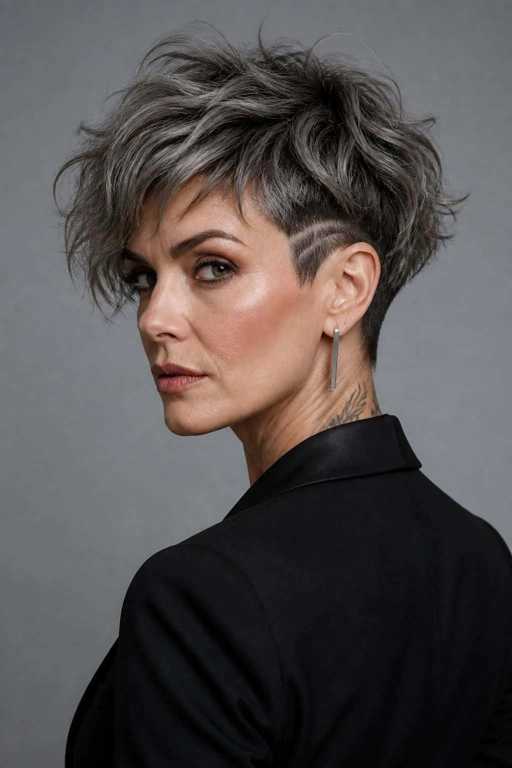 18 Textured Short Shag Haircuts For Women Over 40 With Serious Edge 6 18 Textured Short Shag Haircuts For Women Over 40 With Serious Edge